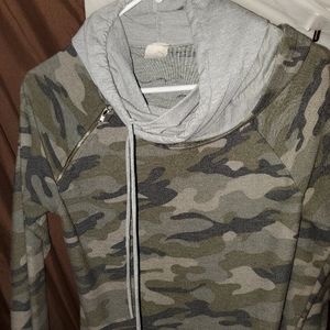 Pull over double camouflage hoodie by 7th ray